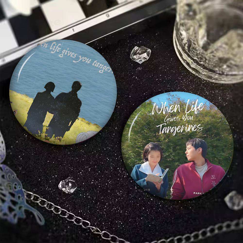 韓国テレビ「人生があなたにみかんをくれるとき」ブローチバッジ - Korean Lifestyle & Kids Boutique のレビューと価格
